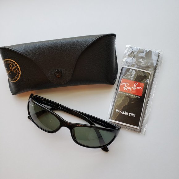 NWOT Ray Ban Black Sunglasses. main image 4